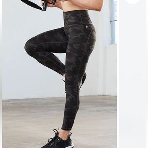Fabletics - Define PowerHold High-Waisted 7/8 Legging - size S